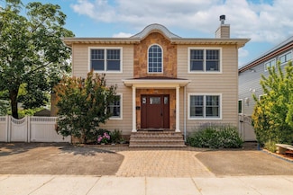 135 Flamingo St, Atlantic Beach, NY 11509