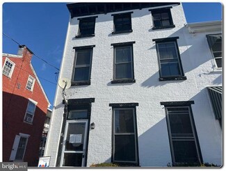 81 S 3rd St, Hamburg, PA 19526
