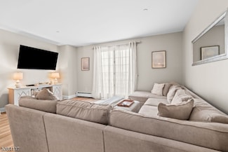 100 Shearwater Ct E Unit 31, Jersey City, NJ 07305