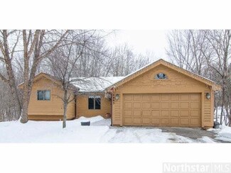 4865 4865 Highcrest Dr, Deephaven, MN 55331