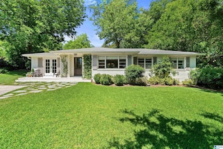 2121 Vestaview Cir, Vestavia, AL 35216