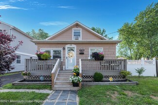 36 York Ave, Port Monmouth, NJ 07758