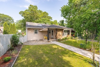 14 Bayside St, Springfield, MA 01109