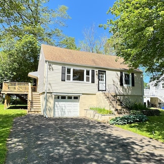 98 N Atwater St, East Haven, CT 06512