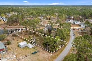 2353 Frink Lake Dr, Boiling Spring Lakes, NC 28461