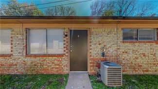 206 Lynn Dr Unit B, Bryan, TX 77801