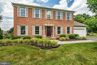 5 Sunrise Ct, West Grove, PA 19390