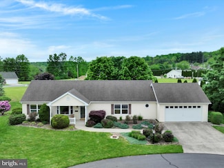 13 Lenape Ct, Pine Grove, PA 17963
