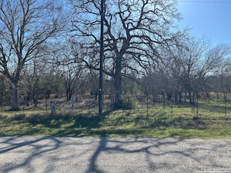 4870 Blackhill Rd, Floresville, TX 78114