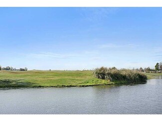 43 Fairway Oaks Dr, New Orleans, LA 70131