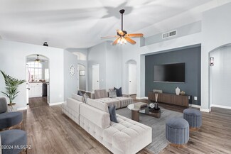 9043 N Palm Brook Dr, Tucson, AZ 85743