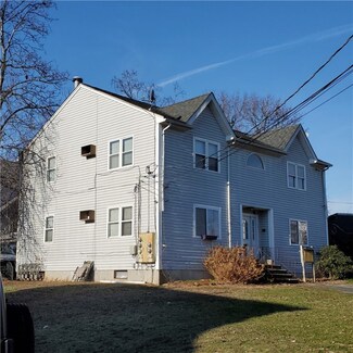 62 Fountain St, Woonsocket, RI 02895