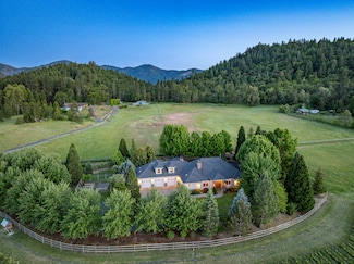 5719 Jerome Prairie Rd, Grants Pass, OR 97527