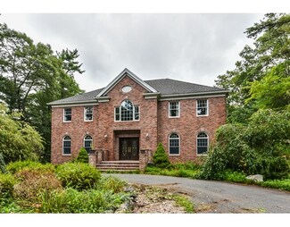 58 Walpole St, Dover, MA 02030