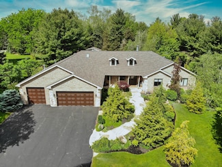 5272 Pierce Lake Dr, Caledonia, IL 61011