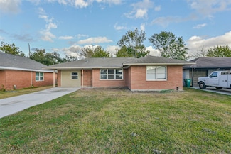 2115 Dewberry Ln, Pasadena, TX 77502