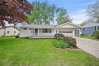 7814 SW 9th St, Des Moines, IA 50315