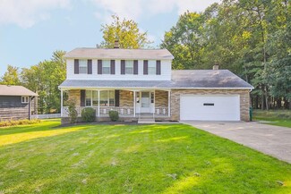 3144 Alla Dr, Seven Hills, OH 44131