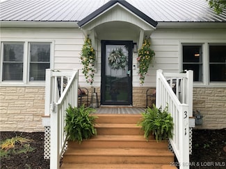 301 S Burke St, Versailles, MO 65084