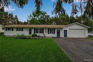 4 Cobb Ave, Delevan, NY 14042