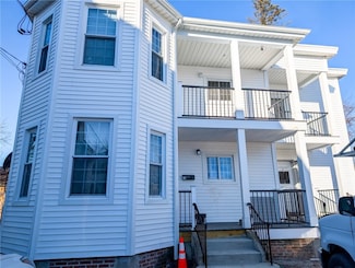 43 Summit St, Woonsocket, RI 02895