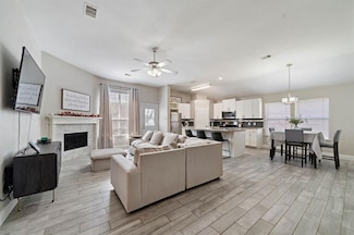 1830 Sherwood Forest Cir, League City, TX 77573