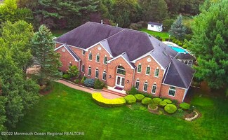 16 Fountayne Ln, Manalapan, NJ 07726