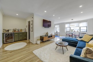 5 Birchwood Ct Unit 4n, Mineola, NY 11501