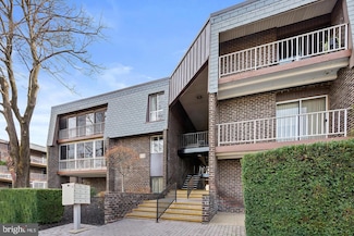 12 Stonehenge Cir, Pikesville, MD 21208