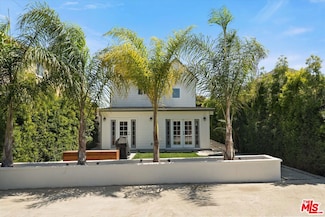 584 W 10th St, San Pedro, CA 90731