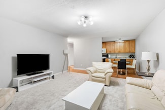 2009 E 122nd St Unit C8, Burnsville, MN 55337