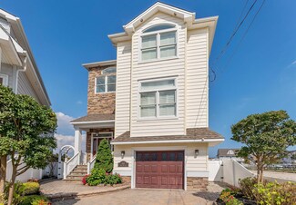 445 W Pine Ave, Wildwood, NJ 08260