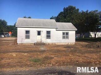 326 S Dye St, Virden, IL 62690