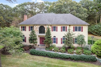 62 Walpole St, Dover, MA 02030