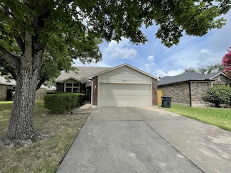 5110 Redwater Dr, Arlington, TX 76018