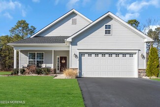 110 Woodside Ln, Whiting, NJ 08759