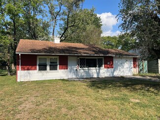 32 Louise Ln, East Saint Louis, IL 62206