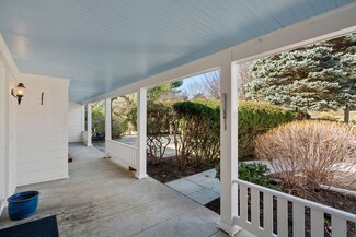 8 Santuit Ln, Worcester, MA 01609