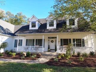 709 Kennedy Dr, Willard, OH 44890