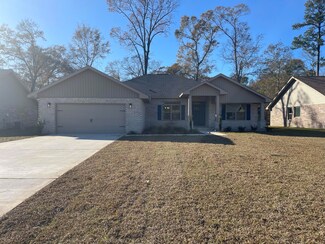 5902 Silvercrest Blvd, Crestview, FL 32536