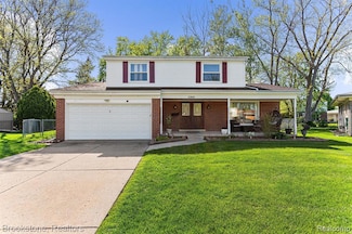2900 Barton Dr, Sterling Heights, MI 48310