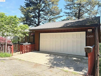 6489 Girvin Dr, Oakland, CA 94611