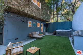 8590 Wonderland Ave, Los Angeles, CA 90046
