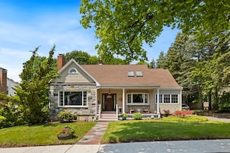 29 Boulevard Rd, Dedham, MA 02026