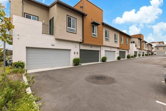 1050 Kendale Way, Vista, CA 92081