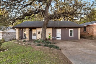 5112 Sears Dr, Fort Worth, TX 76105