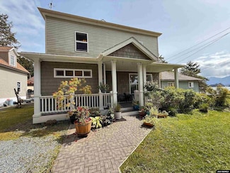 102 Kelly St, Sitka, AK 99835
