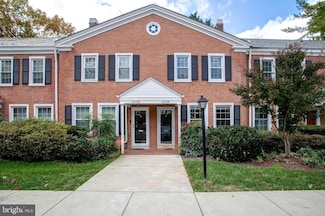 4879 28th St S Unit A, Arlington, VA 22206