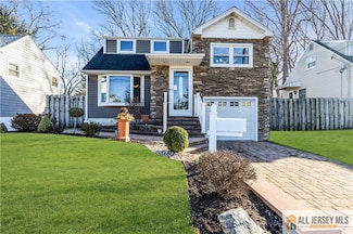 10 Lily St, Parlin, NJ 08859