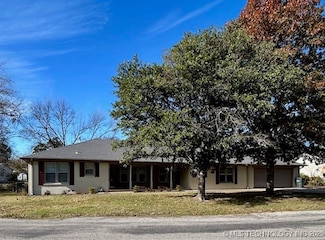 711 N St SW, Ardmore, OK 73401
